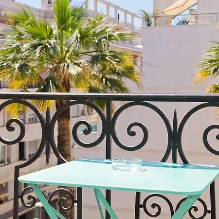 La Promenade Hotell 4*