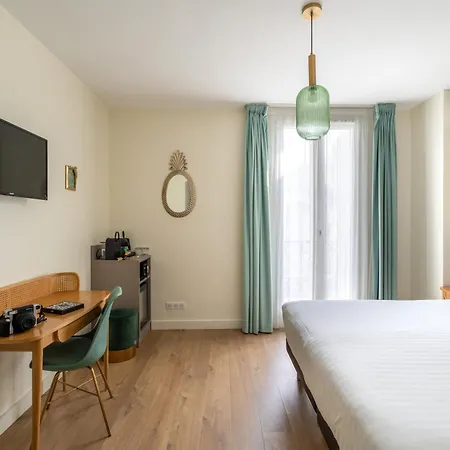 La Promenade Hotell 4*